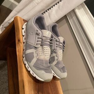 On Cloud Running Cloud 5 Glacier Grey White Shoes - Women’s Size 7.5